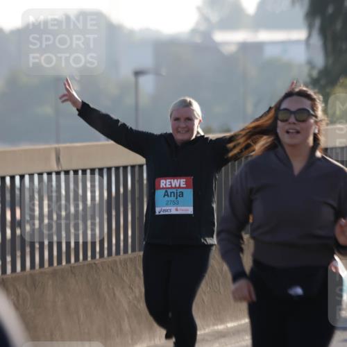 03.10.2025 - Köhlbrandbrückenlauf Jannik Wohlers http://msf.ph/oto/9064784 03.10.2025 09:25:40 Position 3 2753 meine-sportfotos.de