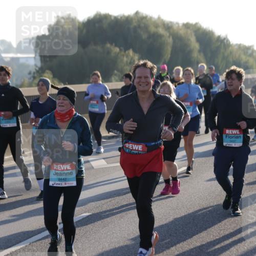 03.10.2025 - Köhlbrandbrückenlauf Jannik Wohlers http://msf.ph/oto/9064805 03.10.2025 09:25:41 Position 3 2442, 3437, 3438 meine-sportfotos.de