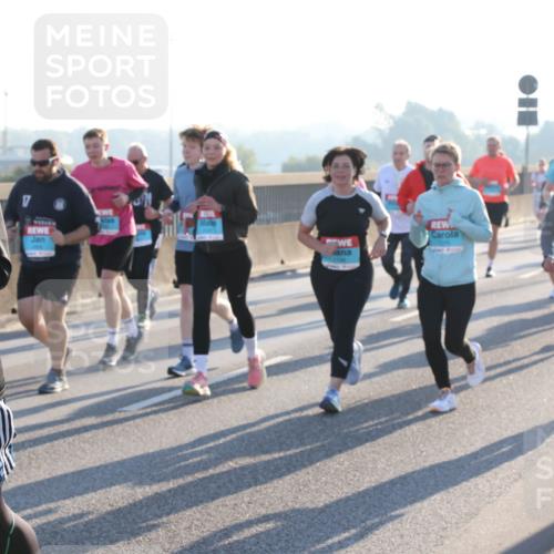 03.10.2025 - Köhlbrandbrückenlauf Lena Gebhardt http://msf.ph/oto/9064825 03.10.2025 09:21:51 Position 1 833 meine-sportfotos.de