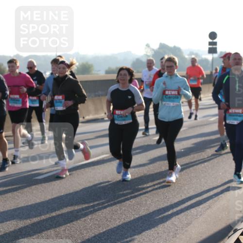 03.10.2025 - Köhlbrandbrückenlauf Lena Gebhardt http://msf.ph/oto/9064835 03.10.2025 09:21:52 Position 1  meine-sportfotos.de