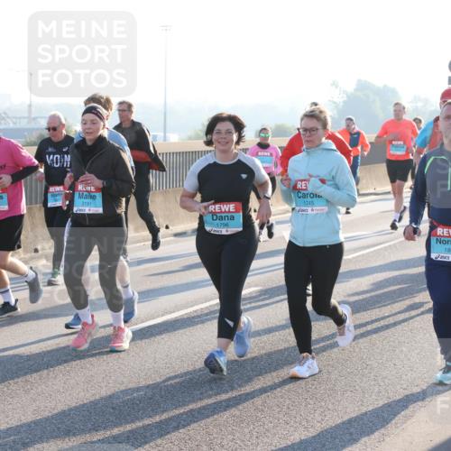03.10.2025 - Köhlbrandbrückenlauf Lena Gebhardt http://msf.ph/oto/9064849 03.10.2025 09:21:52 Position 1 17, 2905, 1755, 3191, 1796, 1745, 1805 meine-sportfotos.de