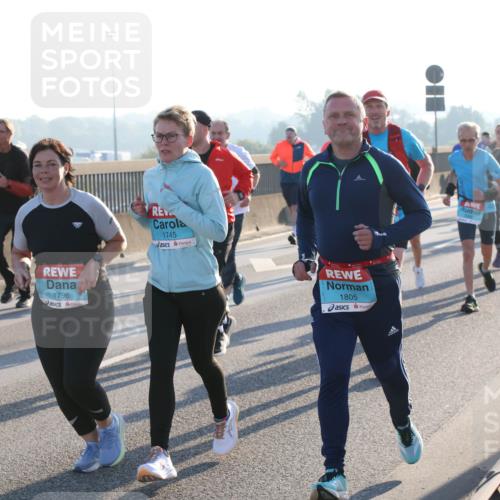 03.10.2025 - Köhlbrandbrückenlauf Lena Gebhardt http://msf.ph/oto/9064858 03.10.2025 09:21:53 Position 1 3191, 1796, 1745, 1805 meine-sportfotos.de