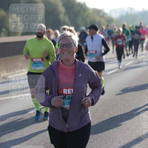 03.10.2025 - Köhlbrandbrückenlauf Jannik Wohlers http://msf.ph/oto/9064893 03.10.2025 09:25:49 Position 3 2, 35 meine-sportfotos.de