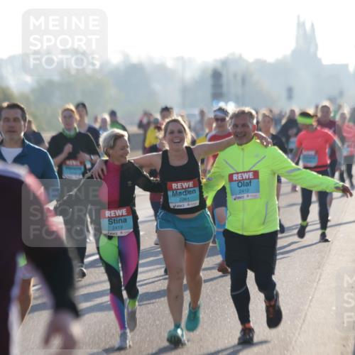 03.10.2025 - Köhlbrandbrückenlauf Jannik Wohlers http://msf.ph/oto/9064947 03.10.2025 09:25:56 Position 3 2419, 2261, 2412 meine-sportfotos.de