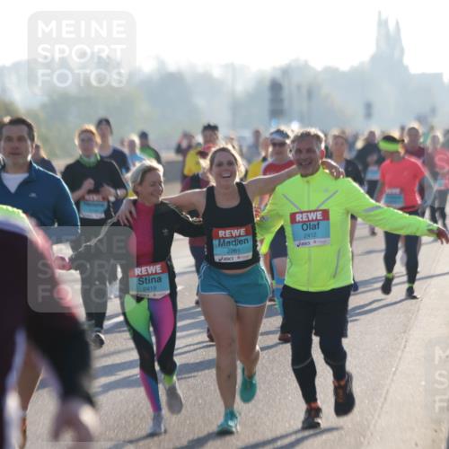 03.10.2025 - Köhlbrandbrückenlauf Jannik Wohlers http://msf.ph/oto/9064950 03.10.2025 09:25:56 Position 3 2419, 2261, 2412 meine-sportfotos.de