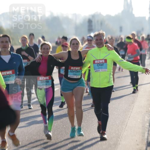 03.10.2025 - Köhlbrandbrückenlauf Jannik Wohlers http://msf.ph/oto/9064960 03.10.2025 09:25:56 Position 3 2115, 2419, 2261, 2412 meine-sportfotos.de
