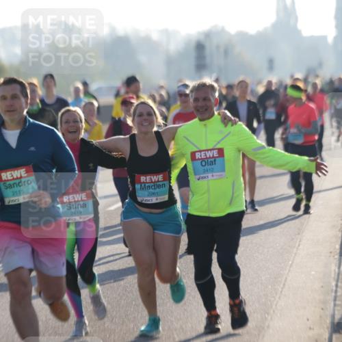 03.10.2025 - Köhlbrandbrückenlauf Jannik Wohlers http://msf.ph/oto/9064965 03.10.2025 09:25:57 Position 3 09, 2115, 2419, 2261, 2412 meine-sportfotos.de