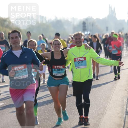 03.10.2025 - Köhlbrandbrückenlauf Jannik Wohlers http://msf.ph/oto/9064985 03.10.2025 09:25:58 Position 3 2115, 2261, 2412 meine-sportfotos.de