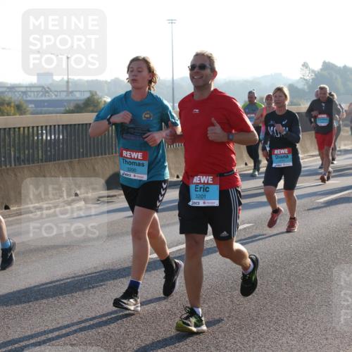03.10.2025 - Köhlbrandbrückenlauf Lena Gebhardt http://msf.ph/oto/9064986 03.10.2025 09:22:06 Position 1 1390, 3200, 3201, 1771 meine-sportfotos.de