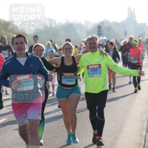 03.10.2025 - Köhlbrandbrückenlauf Jannik Wohlers http://msf.ph/oto/9064987 03.10.2025 09:25:58 Position 3 19, 2115, 2261, 2412 meine-sportfotos.de