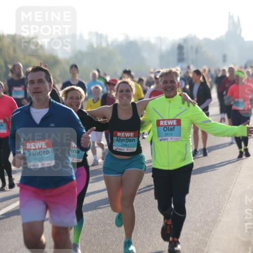03.10.2025 - Köhlbrandbrückenlauf Jannik Wohlers http://msf.ph/oto/9064993 03.10.2025 09:25:58 Position 3 2115, 19, 2261, 2412 meine-sportfotos.de