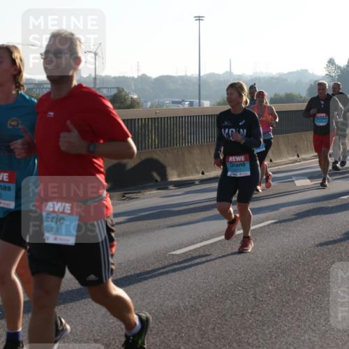 03.10.2025 - Köhlbrandbrückenlauf Lena Gebhardt http://msf.ph/oto/9064995 03.10.2025 09:22:06 Position 1 3200, 1201, 70, 1771 meine-sportfotos.de