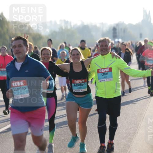 03.10.2025 - Köhlbrandbrückenlauf Jannik Wohlers http://msf.ph/oto/9065000 03.10.2025 09:25:58 Position 3 2115, 2261, 2412 meine-sportfotos.de