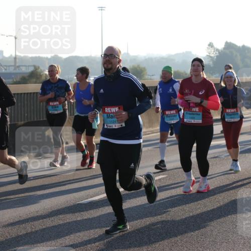 03.10.2025 - Köhlbrandbrückenlauf Lena Gebhardt http://msf.ph/oto/9065033 03.10.2025 09:22:10 Position 1 2885, 1786, 1124, 2079, 1591 meine-sportfotos.de