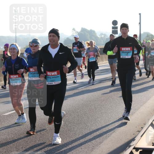 03.10.2025 - Köhlbrandbrückenlauf Lena Gebhardt http://msf.ph/oto/9065047 03.10.2025 09:22:12 Position 1 1812, 2079, 3321, 1192 meine-sportfotos.de