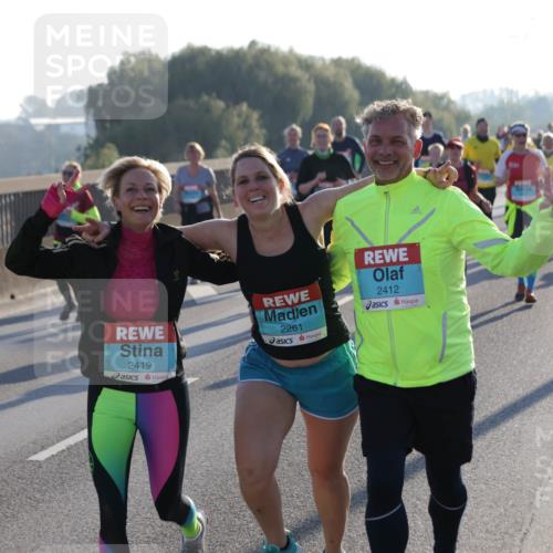 03.10.2025 - Köhlbrandbrückenlauf Jannik Wohlers http://msf.ph/oto/9065079 03.10.2025 09:26:02 Position 3 2419, 2261, 2412 meine-sportfotos.de