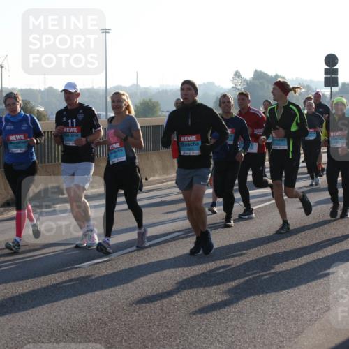 03.10.2025 - Köhlbrandbrückenlauf Lena Gebhardt http://msf.ph/oto/9065086 03.10.2025 09:22:14 Position 1 11, 1905, 1303, 1304 meine-sportfotos.de