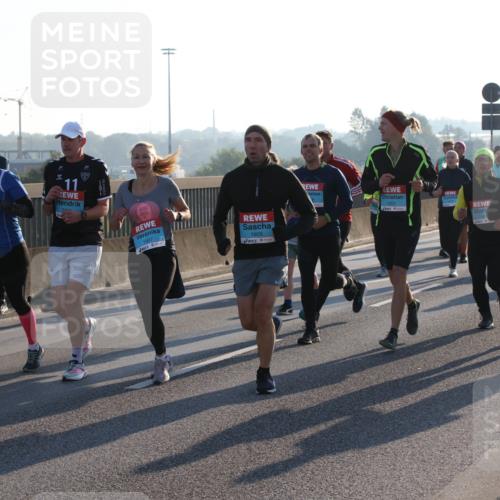 03.10.2025 - Köhlbrandbrückenlauf Lena Gebhardt http://msf.ph/oto/9065088 03.10.2025 09:22:14 Position 1 11, 1907, 1905, 1201, 1304, 1303 meine-sportfotos.de
