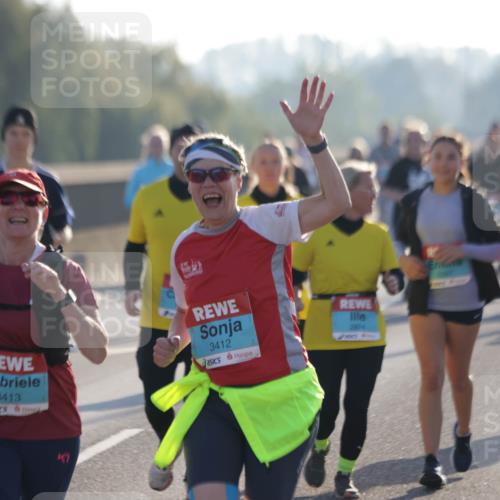 03.10.2025 - Köhlbrandbrückenlauf Jannik Wohlers http://msf.ph/oto/9065100 03.10.2025 09:26:04 Position 3 3413, 3412, 2874 meine-sportfotos.de