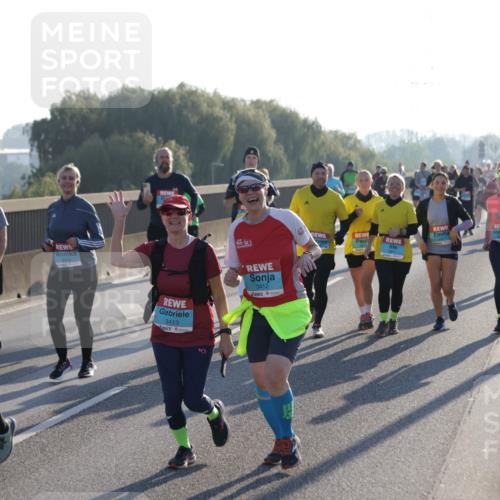 03.10.2025 - Köhlbrandbrückenlauf Jannik Wohlers http://msf.ph/oto/9065135 03.10.2025 09:26:06 Position 3 2159, 45, 3413, 3412 meine-sportfotos.de