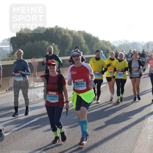 03.10.2025 - Köhlbrandbrückenlauf Jannik Wohlers http://msf.ph/oto/9065138 03.10.2025 09:26:06 Position 3 2159, 2443, 3413, 3412 meine-sportfotos.de