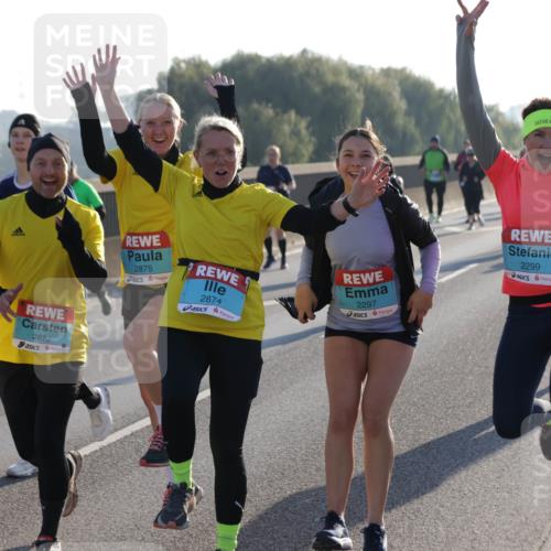 03.10.2025 - Köhlbrandbrückenlauf Jannik Wohlers http://msf.ph/oto/9065239 03.10.2025 09:26:09 Position 3 28, 2872, 2875, 2874, 2297, 2299 meine-sportfotos.de