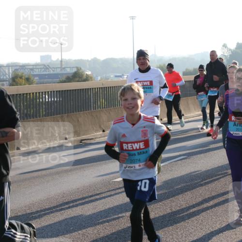 03.10.2025 - Köhlbrandbrückenlauf Lena Gebhardt http://msf.ph/oto/9065253 03.10.2025 09:22:22 Position 1 947, 2074, 10, 2015, 1829 meine-sportfotos.de