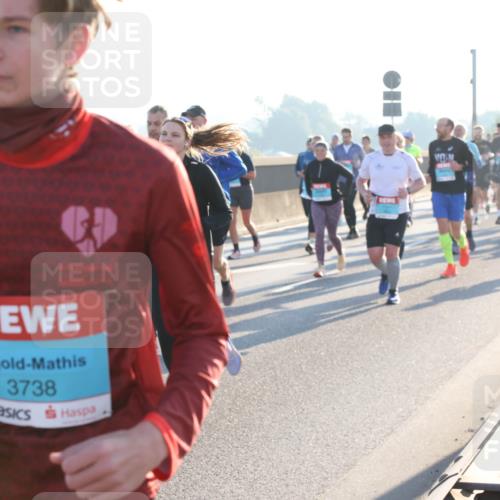 03.10.2025 - Köhlbrandbrückenlauf Lena Gebhardt http://msf.ph/oto/9065271 03.10.2025 09:22:25 Position 1 3738 meine-sportfotos.de