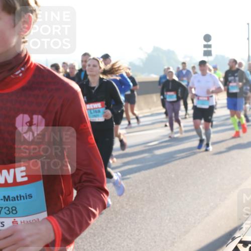 03.10.2025 - Köhlbrandbrückenlauf Lena Gebhardt http://msf.ph/oto/9065275 03.10.2025 09:22:25 Position 1 2929, 3738 meine-sportfotos.de