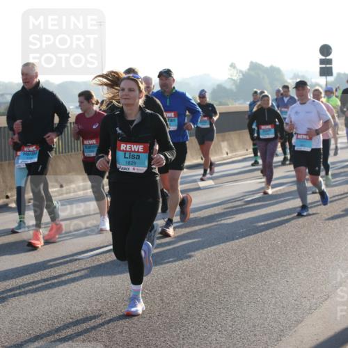 03.10.2025 - Köhlbrandbrückenlauf Lena Gebhardt http://msf.ph/oto/9065278 03.10.2025 09:22:25 Position 1 1829 meine-sportfotos.de
