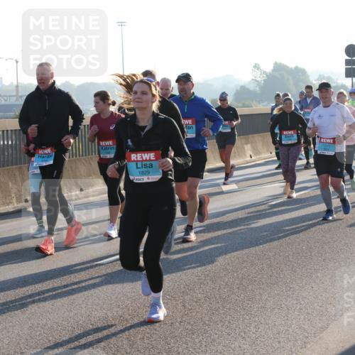 03.10.2025 - Köhlbrandbrückenlauf Lena Gebhardt http://msf.ph/oto/9065282 03.10.2025 09:22:25 Position 1 1829 meine-sportfotos.de