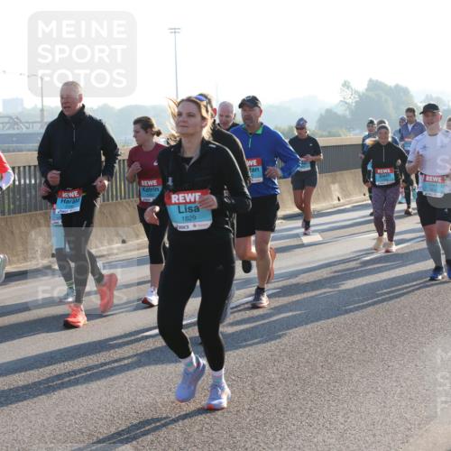 03.10.2025 - Köhlbrandbrückenlauf Lena Gebhardt http://msf.ph/oto/9065287 03.10.2025 09:22:25 Position 1 1829 meine-sportfotos.de