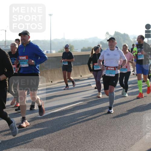 03.10.2025 - Köhlbrandbrückenlauf Lena Gebhardt http://msf.ph/oto/9065311 03.10.2025 09:22:26 Position 1 1795, 2778, 1510, 2, 3815 meine-sportfotos.de