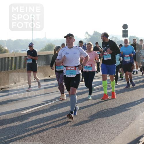 03.10.2025 - Köhlbrandbrückenlauf Lena Gebhardt http://msf.ph/oto/9065320 03.10.2025 09:22:27 Position 1 3815, 1672, 1282 meine-sportfotos.de