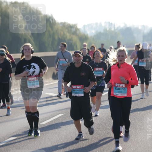 03.10.2025 - Köhlbrandbrückenlauf Jannik Wohlers http://msf.ph/oto/9065321 03.10.2025 09:26:14 Position 3 2936, 3370, 2636, 3225 meine-sportfotos.de