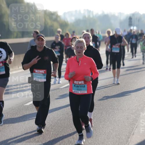 03.10.2025 - Köhlbrandbrückenlauf Jannik Wohlers http://msf.ph/oto/9065327 03.10.2025 09:26:15 Position 3 3370, 2636, 3225 meine-sportfotos.de