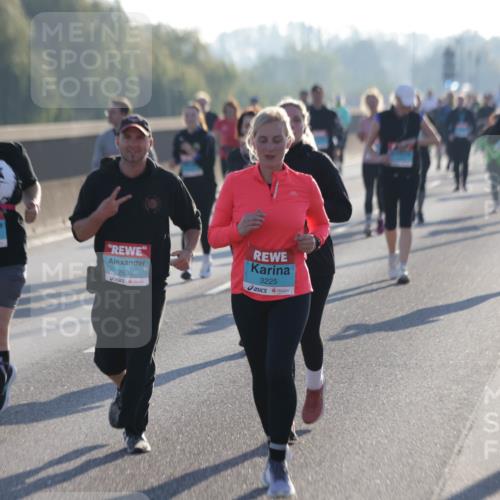 03.10.2025 - Köhlbrandbrückenlauf Jannik Wohlers http://msf.ph/oto/9065333 03.10.2025 09:26:15 Position 3 3370, 2636, 3225 meine-sportfotos.de