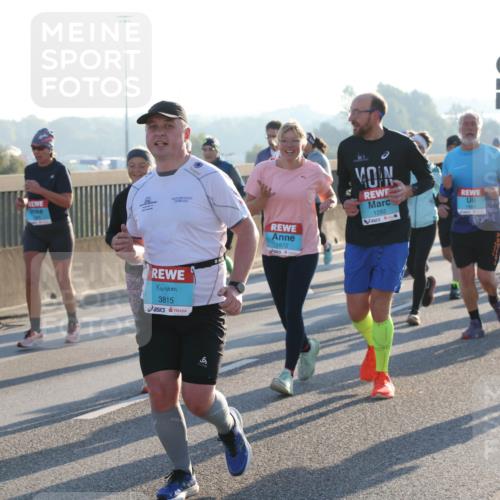 03.10.2025 - Köhlbrandbrückenlauf Lena Gebhardt http://msf.ph/oto/9065339 03.10.2025 09:22:27 Position 1 3815, 6, 1672, 1282 meine-sportfotos.de