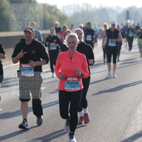 03.10.2025 - Köhlbrandbrückenlauf Jannik Wohlers http://msf.ph/oto/9065347 03.10.2025 09:26:15 Position 3 3370, 2636, 3225 meine-sportfotos.de