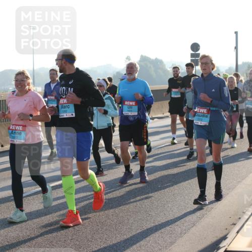 03.10.2025 - Köhlbrandbrückenlauf Lena Gebhardt http://msf.ph/oto/9065366 03.10.2025 09:22:28 Position 1 1672, 1282, 1809, 3372 meine-sportfotos.de