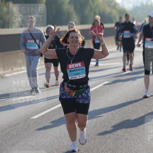 03.10.2025 - Köhlbrandbrückenlauf Jannik Wohlers http://msf.ph/oto/9065367 03.10.2025 09:26:19 Position 3 2936 meine-sportfotos.de
