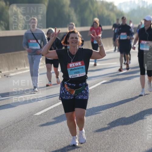 03.10.2025 - Köhlbrandbrückenlauf Jannik Wohlers http://msf.ph/oto/9065370 03.10.2025 09:26:19 Position 3 2936, 116 meine-sportfotos.de