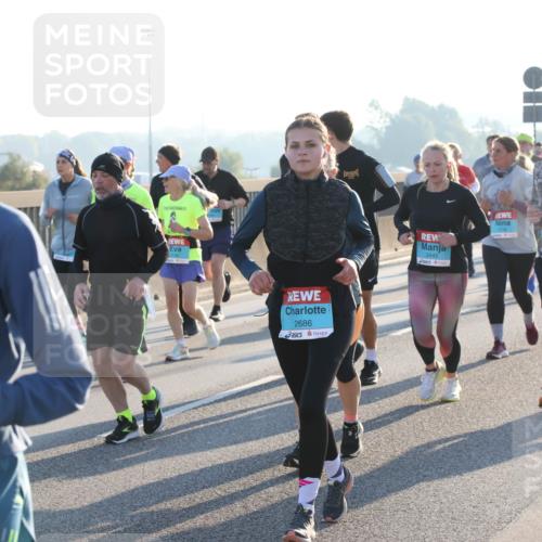 03.10.2025 - Köhlbrandbrückenlauf Lena Gebhardt http://msf.ph/oto/9065411 03.10.2025 09:22:30 Position 1 2686, 3445, 1669 meine-sportfotos.de