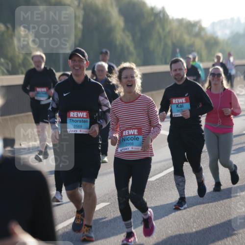 03.10.2025 - Köhlbrandbrückenlauf Jannik Wohlers http://msf.ph/oto/9065459 03.10.2025 09:26:25 Position 3 4, 2569, 2568, 3475 meine-sportfotos.de