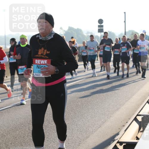 03.10.2025 - Köhlbrandbrückenlauf Lena Gebhardt http://msf.ph/oto/9065465 03.10.2025 09:22:34 Position 1 1719, 13 meine-sportfotos.de
