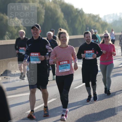 03.10.2025 - Köhlbrandbrückenlauf Jannik Wohlers http://msf.ph/oto/9065471 03.10.2025 09:26:25 Position 3 2569, 2568, 3475 meine-sportfotos.de