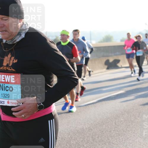 03.10.2025 - Köhlbrandbrückenlauf Lena Gebhardt http://msf.ph/oto/9065482 03.10.2025 09:22:35 Position 1 1329 meine-sportfotos.de