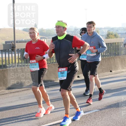 03.10.2025 - Köhlbrandbrückenlauf Lena Gebhardt http://msf.ph/oto/9065513 03.10.2025 09:22:36 Position 1 3487, 3486, 1708, 2093, 2 meine-sportfotos.de