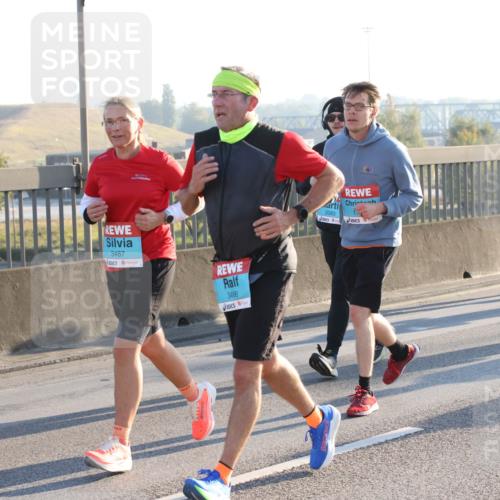 03.10.2025 - Köhlbrandbrückenlauf Lena Gebhardt http://msf.ph/oto/9065524 03.10.2025 09:22:36 Position 1 3487, 3486, 2093, 1 meine-sportfotos.de