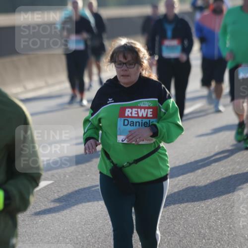 03.10.2025 - Köhlbrandbrückenlauf Jannik Wohlers http://msf.ph/oto/9065548 03.10.2025 09:26:30 Position 3  meine-sportfotos.de
